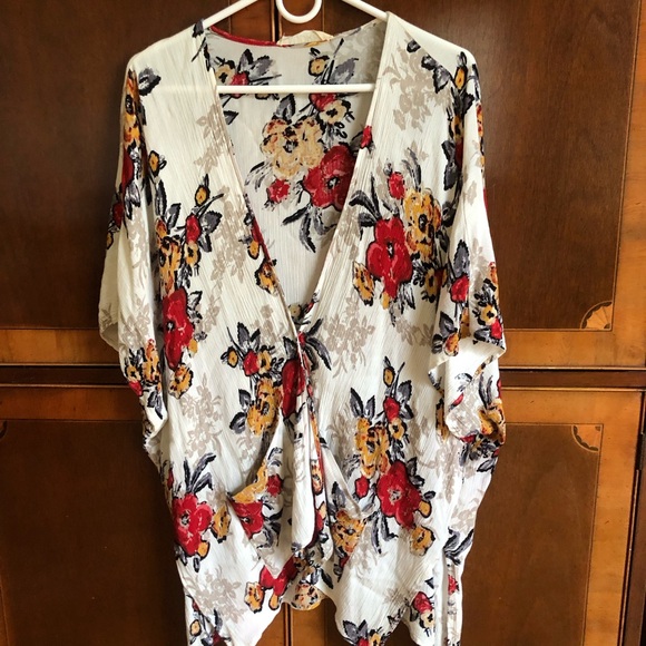 Audrey 3+1 Floral Kimono with Red and Yellow Accents, size med. 2 front pockets - Picture 1 of 10